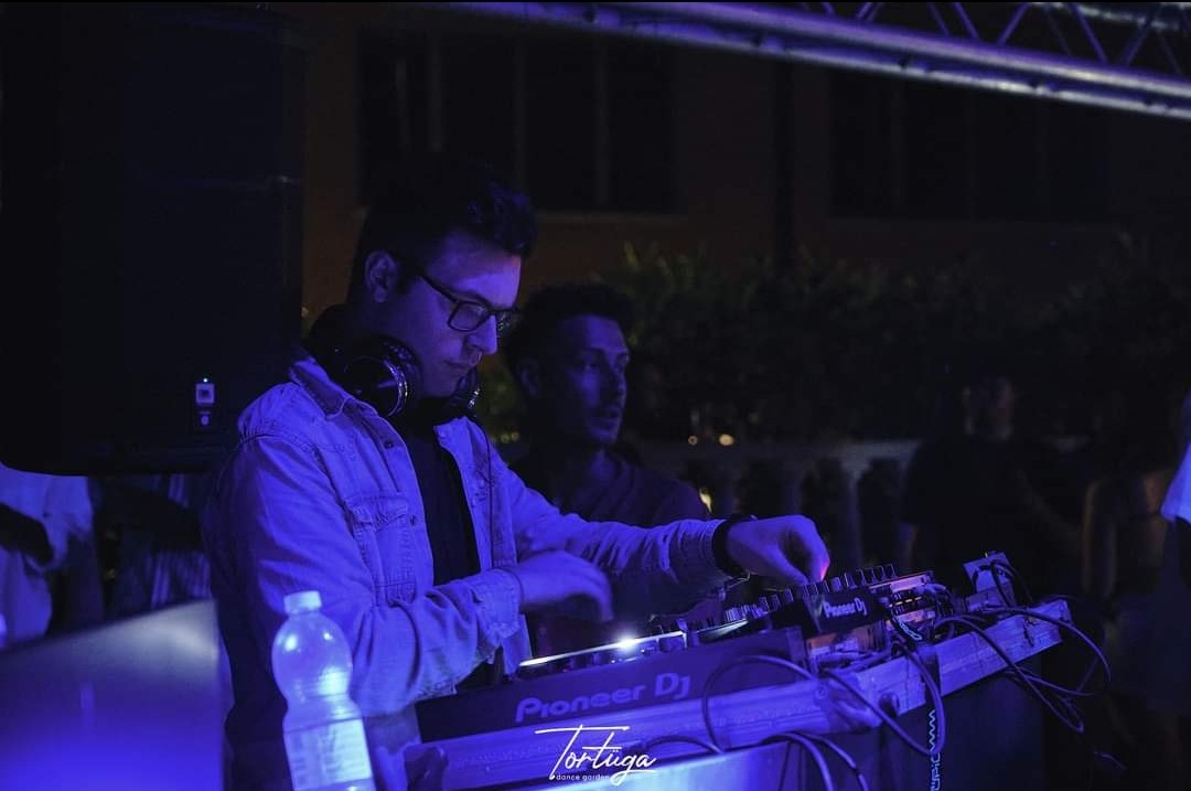 DJ-DADO in discoteca